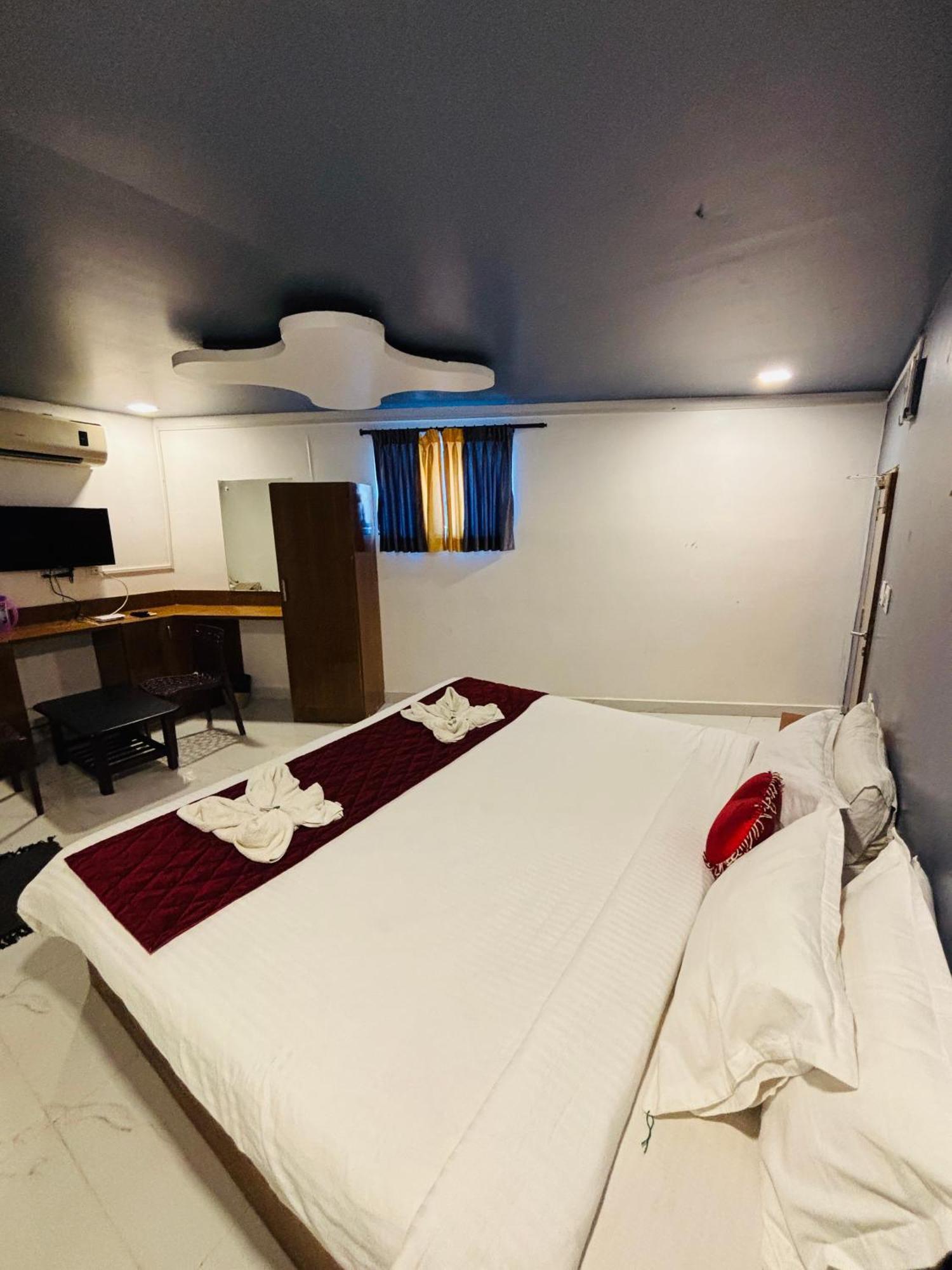 The Elite Beachview Puducherry Exterior foto